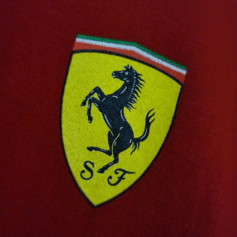 Vintage x 2002 Collectible Scuderia Ferrari Yellow Badge T-shirt